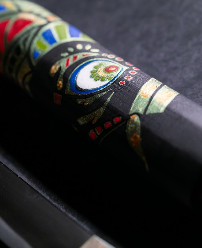 刀の光と共に魔を祓う